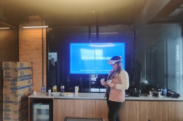 "pessoas ultilizando VR para Integração e dinâmica de Grupo"  