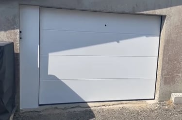 porte manuelle motorisée avec écoinçon important