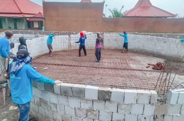 pemasanagn tulangan dan gelaran kolam renang.