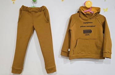 Rudas kostiumėlis vaikams