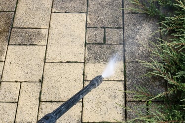 Steinrenigung-Franz-Muenster-bei-der-arbeit