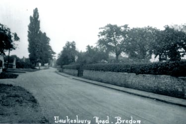 Black & white photograph of Tewkesbury Road, Bredon