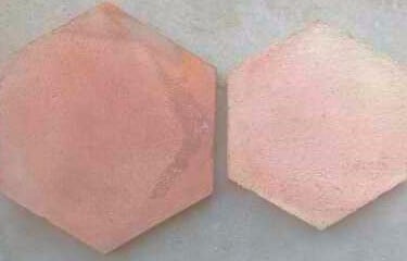 carrelage octogonal rouge et rose