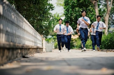 Gợi ý concept chụp kỷ yếu cấp 3 trang trọng và giàu ý nghĩa