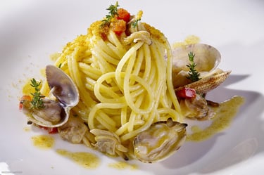 prato de macarrão com frutos do mar