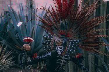 Persona con caracterización Azteca una de las culturas más representativas de Mexico