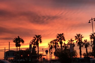Amanecer en la playa de la Malvarrosa, valencia