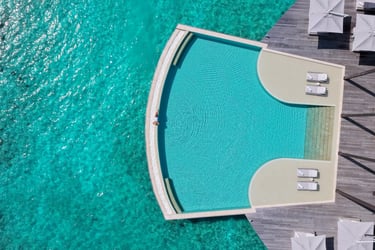 kudadoo maldives main pool