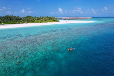 anantara kihavah maldives kayak
