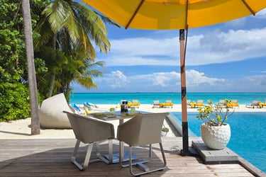 Niyama Maldives pool dining