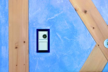 Offenporiger Lehmputz sorgt für eine angenehme Wohnatmosphäre