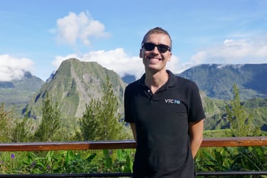 un chauffeur en excursion au cirque de Salazie à la Réunion