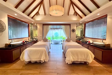 Baros Maldives spa treatment room