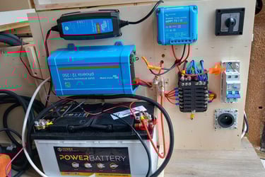 prestation réseaux électrique chargeur 12v batterie lithium 100ah régulateur coupleur séparateur 