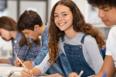 Vaikai mokosi pamokoje