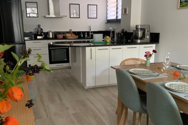 Une décoration douce et chaleureuse chez Marmite & Papillote atelier de cuisine conviviale