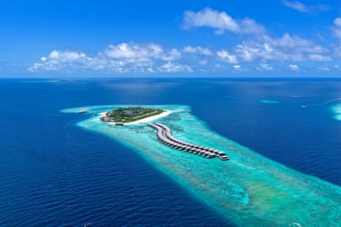 Hurawalhi Maldives island view