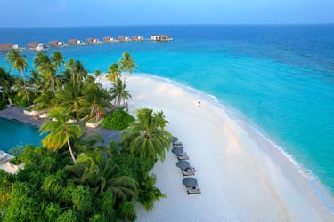 park-hyatt-maldives-drone-view-4