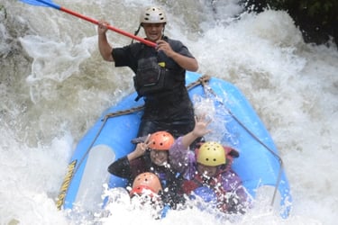 Peserta saat berada di jeram es sungai palayangan