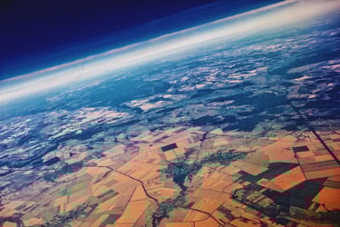 Representación visual del campo electromagnético de la Tierra 7.83Hz