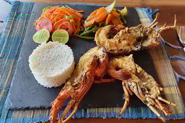 Plat de langouste servi au restaurant de l’hôtel Ocean Lodge à la Baie de Sakalava à Diego-Suarez Madagascar
