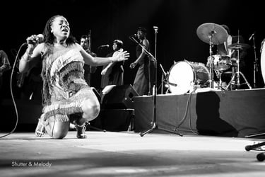 Sharon Jones and the Dap Kings spielen eine Show in Huxleys Neue Welt.