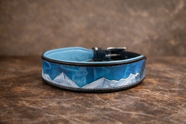 collier chien repoussage peinture sur cuir collection pigments sellerie etter Genève Suisse