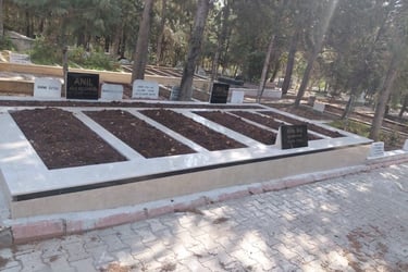 İdris Açık Mermer tarafından yapılan anıt uygulaması.”