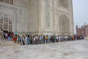 Tourists at the Taj mahal, Agra, Utter Pradesh, India