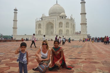 Tourists at the Taj mahal, Agra, Utter Pradesh, India