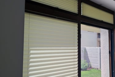 Jaluzele plisate Bucuresti SEV HOME asigura masuratoare si montaj in Bucuresti si Ilfov