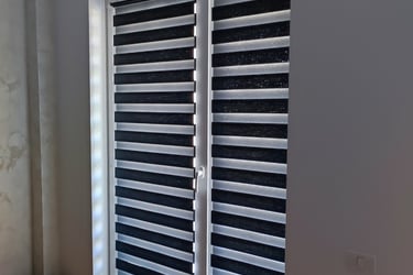 Rolete textile zebra SEV HOME asigura masuratoare si montaj in Bucuresti si Ilfov