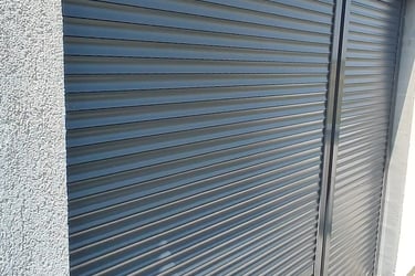 Rulou exterior din aluminiu Sev Home , rulou manual sau electric cu telecomanda Rulou cu Plasa