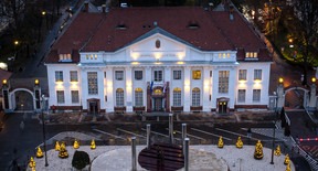 Debrecen Klinika központ Asia Global Kft újította