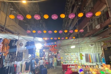 nightmarket in hong kong