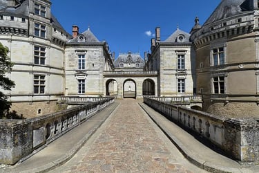Entrez avec vos enfants au château du Lude par la grand eporte