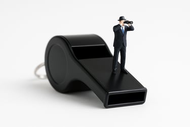 hombre silbato whistleblowing