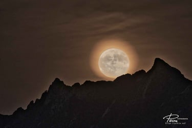 Luna llena en sierra Cantabria