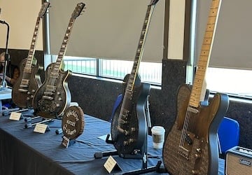 Wicklow Street Guitars at the Manitoba Guitar Trader show_1