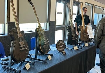 Wicklow Street Guitars at the Manitoba Guitar Trader show_3