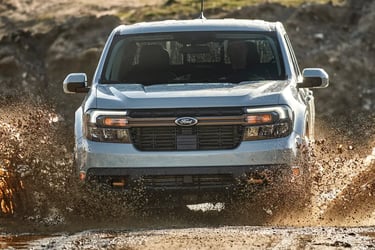 Ford Maverick na lama