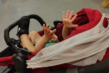 child praising Jesus
