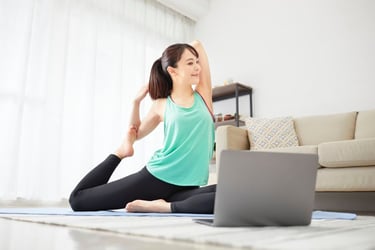 Curso de yoga e meditação online Letícia Pires