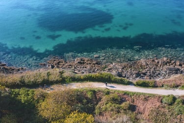 Sentier côtier GR34 à Concarneau © PORHIEL Thibault -Tourisme Bretagne