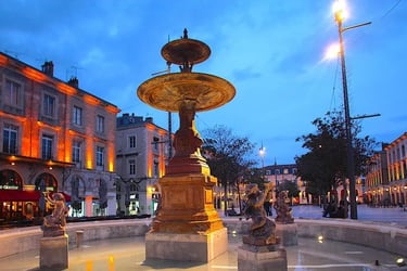 La place Jean Jaurès, le point central autour duquel s'articule la vie au centre-ville