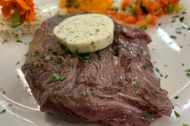 Alce con mantequilla "Maître d'Hôtel