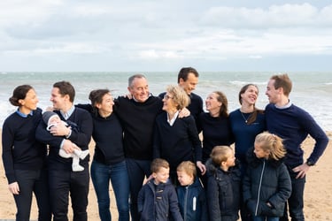 Une photo d'une famille nombreuse