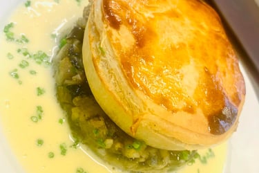 Le Restaurant Propose des entrées plats et desserts à emporter