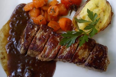 Le Restaurant Propose des entrées plats et desserts à emporter