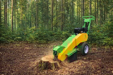 kelmų frezos nuoma. Savaeigė kelmų freza. Kaunas ir Kauno raj.